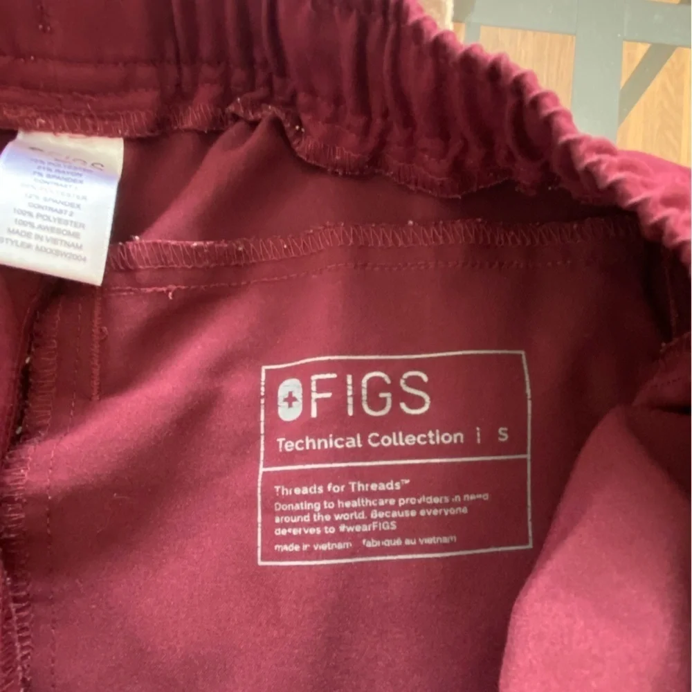 FIGS Maroon Red Tansen Jogger Scrub Pants Small
